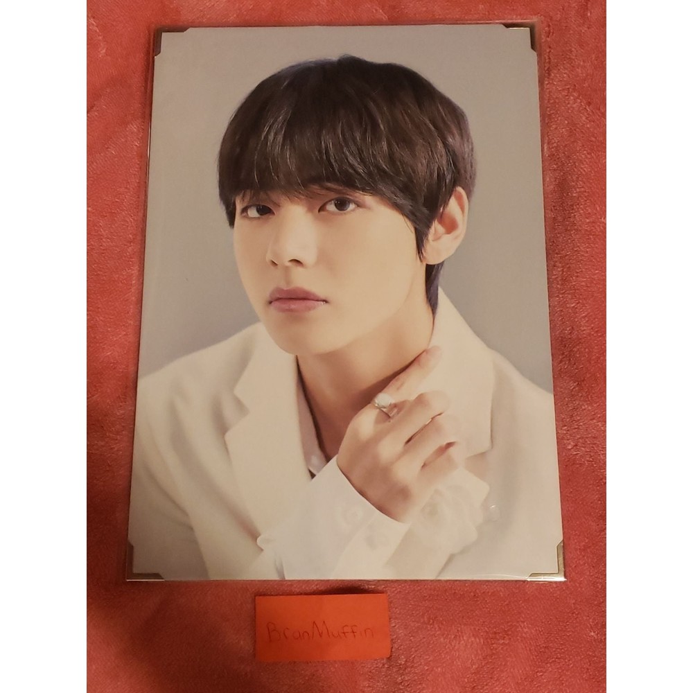 BTS V premium photo